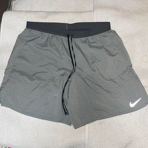NIKE men’s Running Shorts